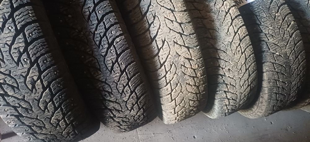 LT 235 85 R 16 шины продам