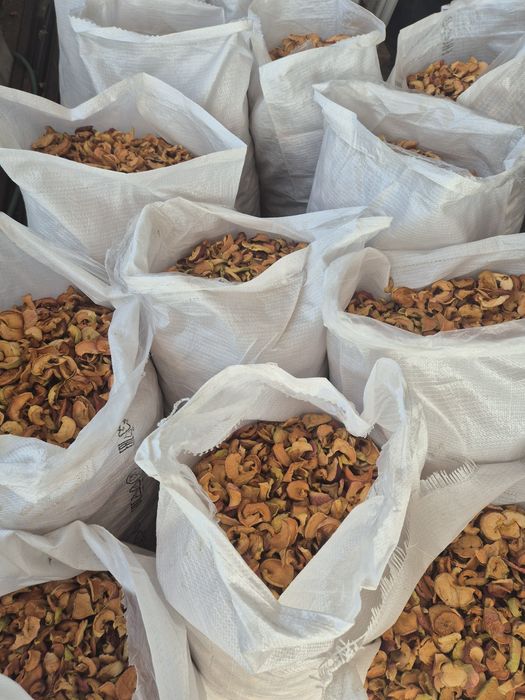 Продам сухофрукты  ( яблоки без сердцевины)
