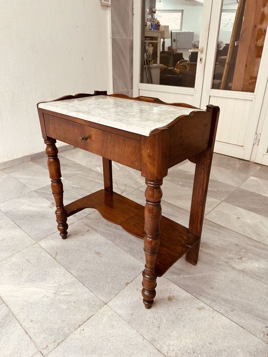 Антична италианска тоалетка / конзолна маса с мрамор