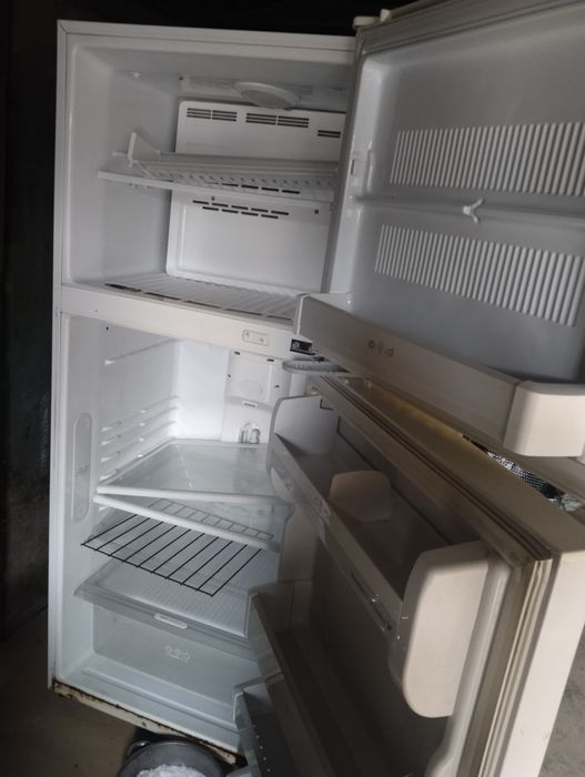 Продам холодильник