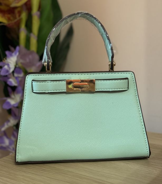 Mini Kelly - естествена и изкуствена кожа