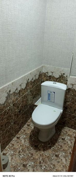 Navoiy shahar 23 maktab oldi Tinchlik plaza orqasi kv sotiladi