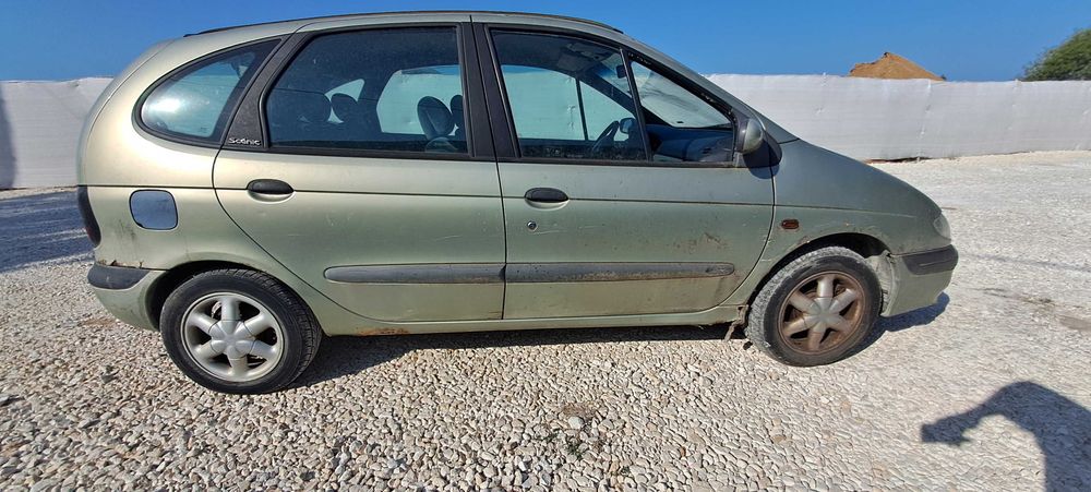 Renault Megane 1.6I 16V 107К.С