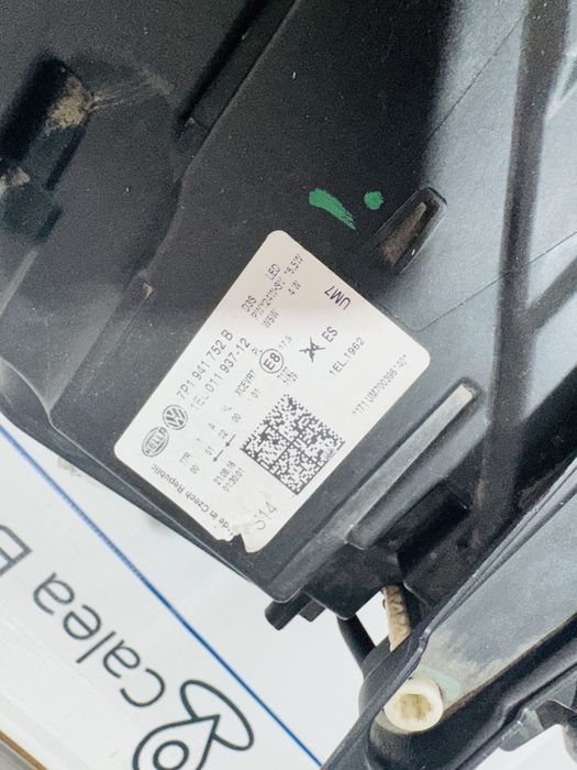 Far dreapta bixenon adaptiv VW Touareg  dupa 2015 cod 7P1941752B