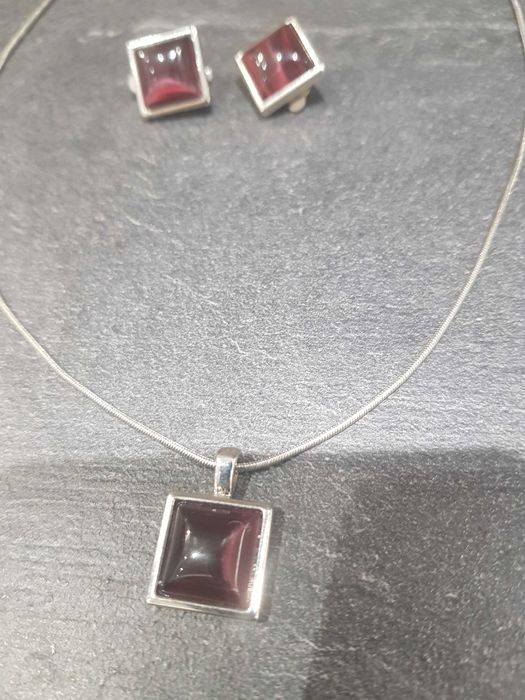 Комплект обеци и колие