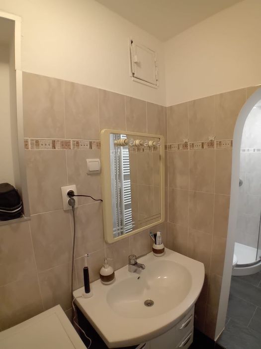 Vând Apartament 2 camere Fatā În fatā cu kaufland piata Nicolina
