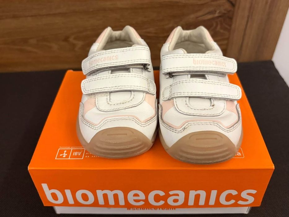 Обувки biomecanics момиче
