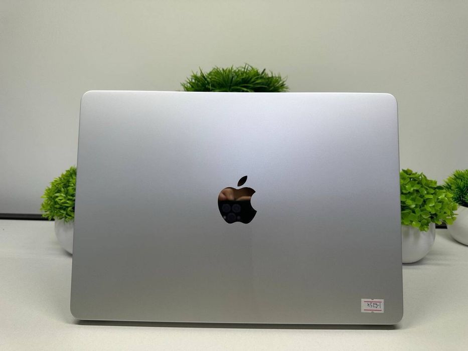 MacBook Air M4 13 inch(2025) Ssd 256 gb ram 16 gb~