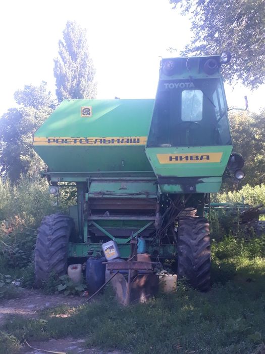 Камбаин Нива Эффект в хорошем состоянии двс д260.