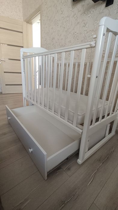 продам детскую кроватку