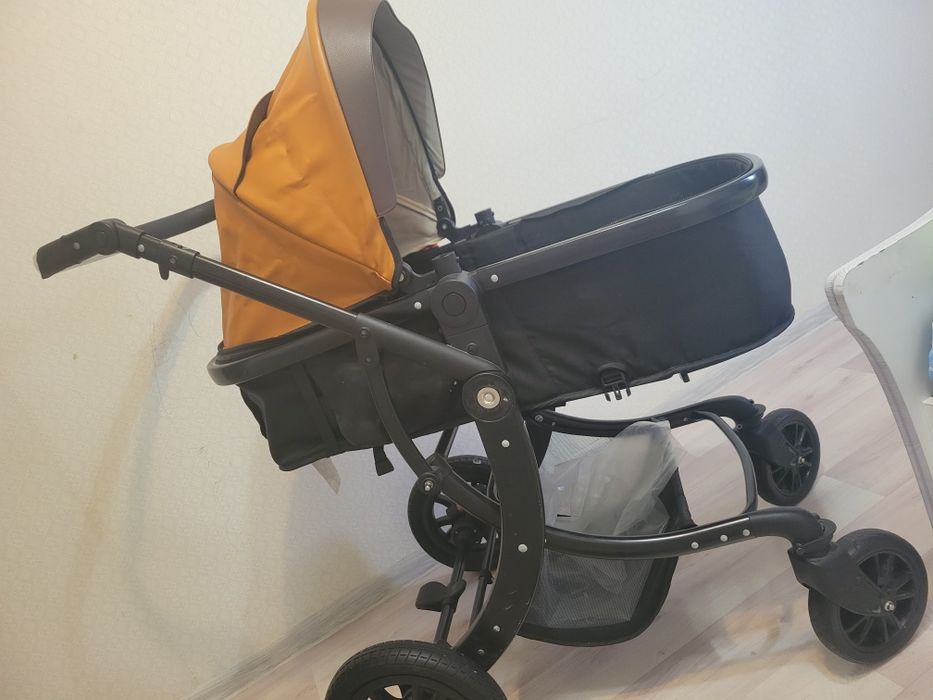 каляска в хорошем состоянии