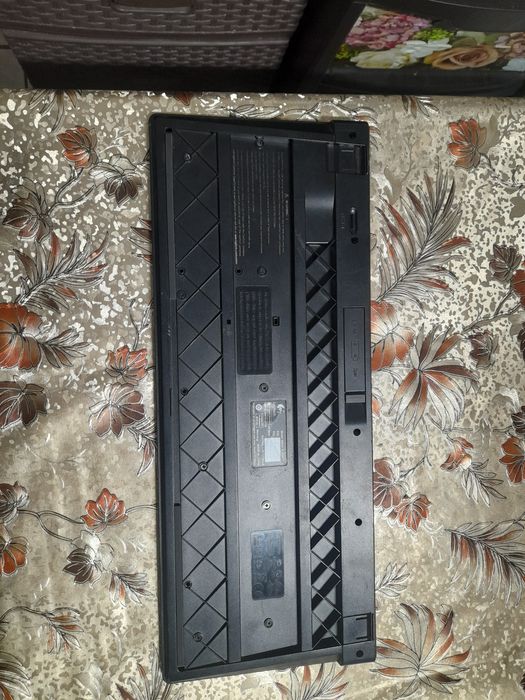 Tastatura logitec cu bluetooth