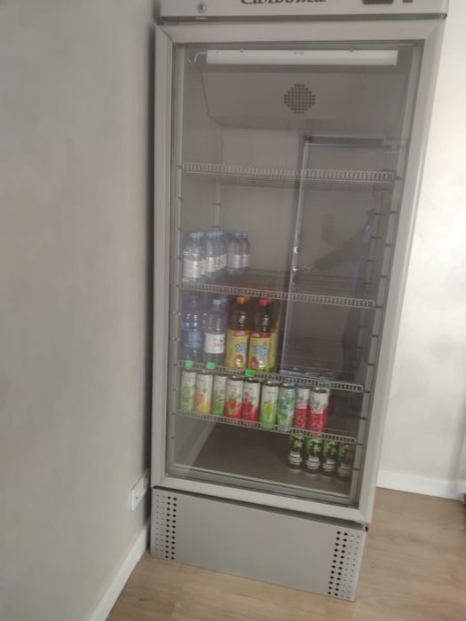 Продам холодильник для магазин