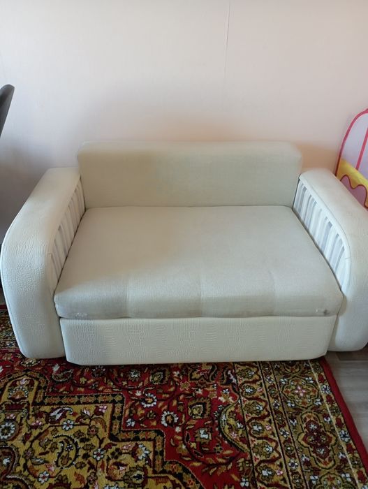 Диван подростковый