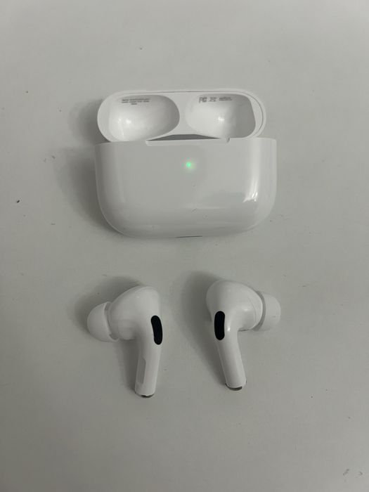 Vand AirPods 3 Pro compatibile cu iOS/Android.