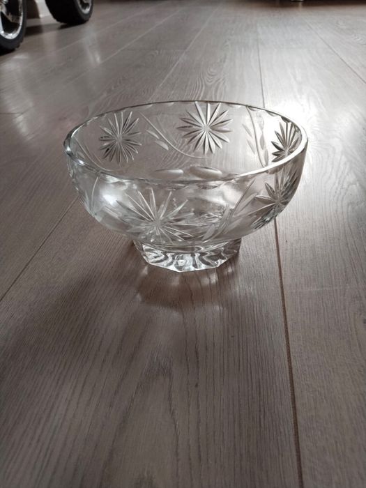 Стелынные хрустальные пасуды