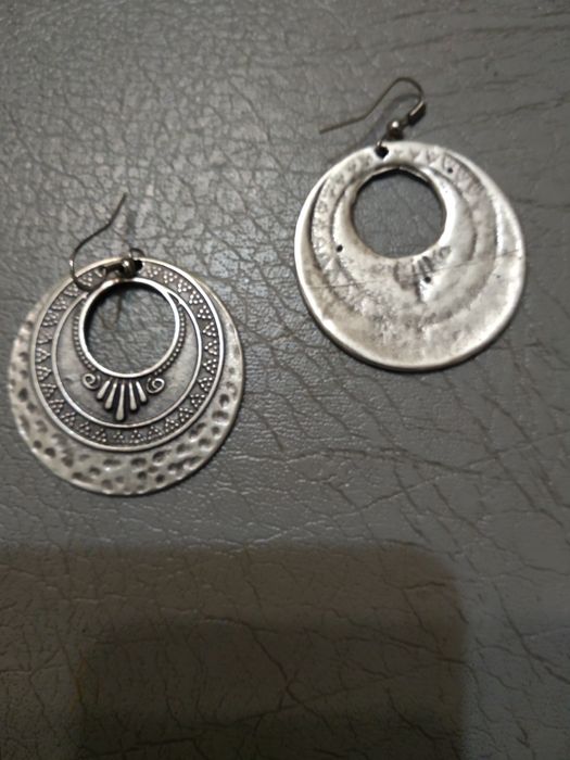 Обици различни модели за всеки вкус първите са етно стил