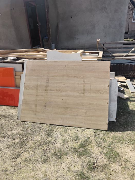 Материал разобранных мебели