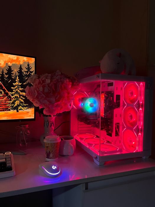 Продаю игровой компьютер в белом цвете