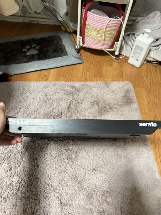 Controller DJ Roland DJ-202 + căști – perfect funcțional, ca nou