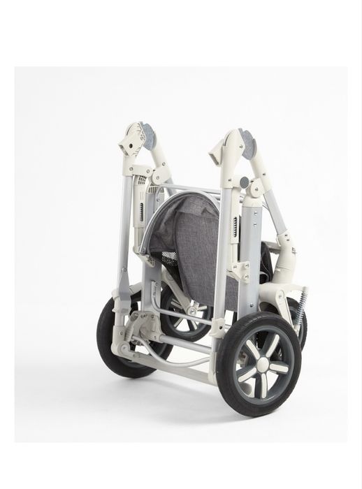 Продам чистую коляску в отличном состоянии