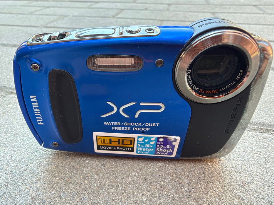 Vând cameră foto subacvatică Fujifilm Finepix XP50