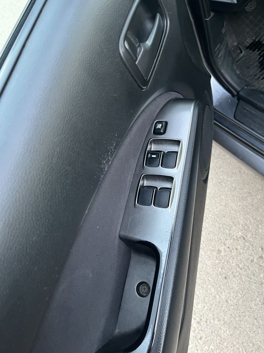 Mitsubishi outlader GPL /0745383625