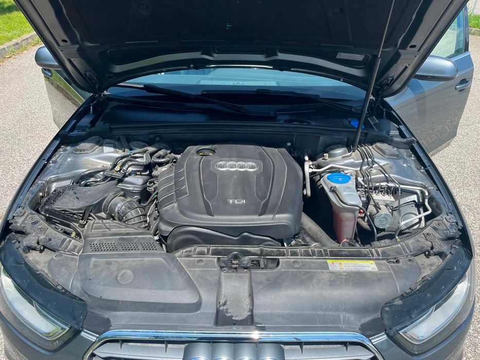 Продавам Audi A4B8.5/2.0TDI 180кс/2014г