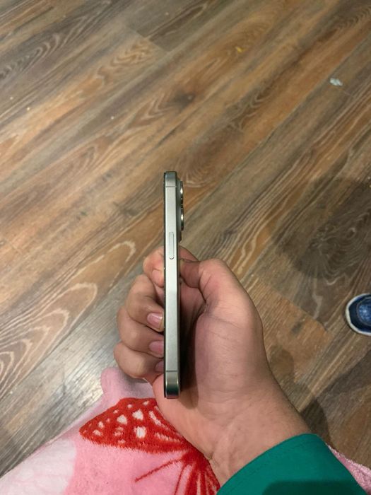 Vand sau schimb iphone 15 pro fisurat