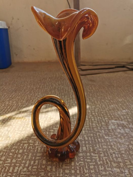 Вази от цветно стъкло