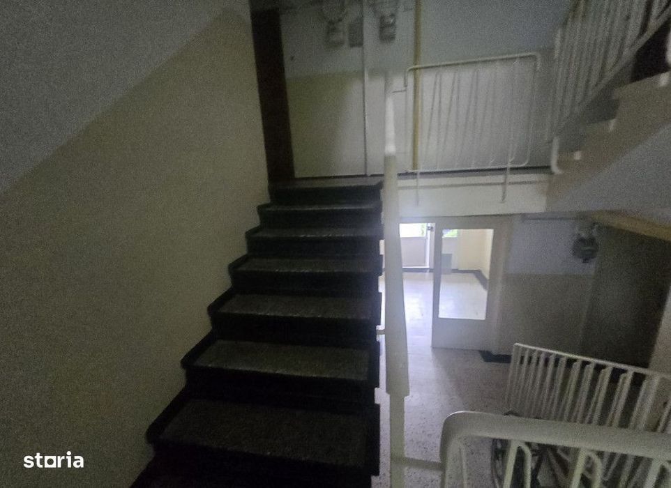 Apartament 2 camere Podu Ros-Asachi,50mp,etaj 1/4,fara risc Cod:163322