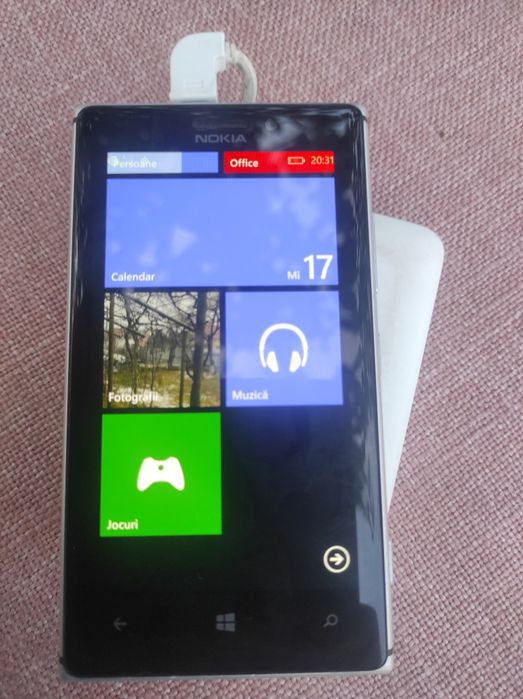 Nokia 925 și Nokia C3 01