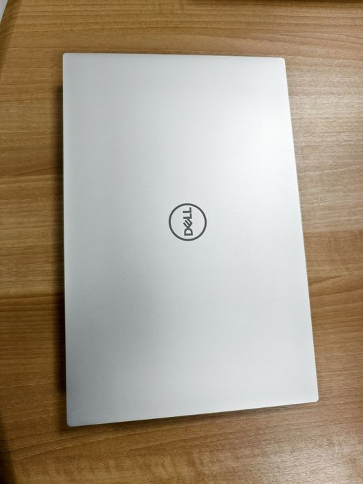 17 дюймовый Dell XPS 9720 i5-12500H 16/512 4K OLED Touch