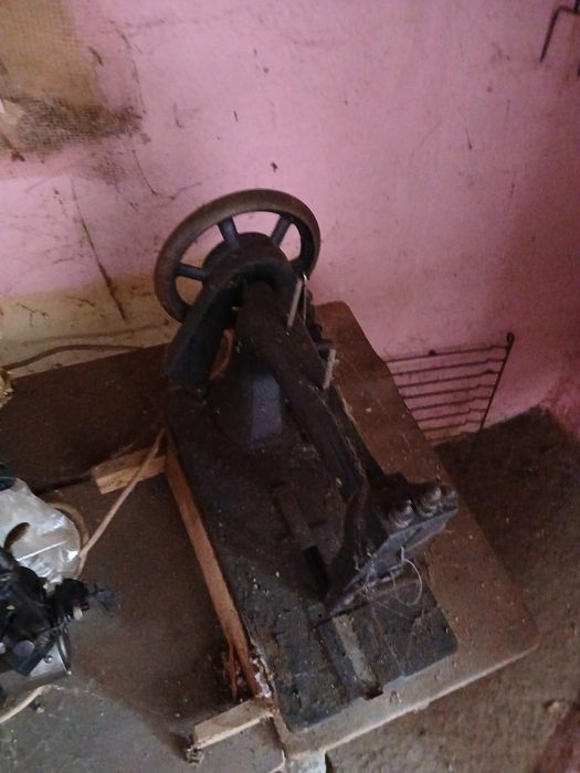 Masini de cusut ffff vechi