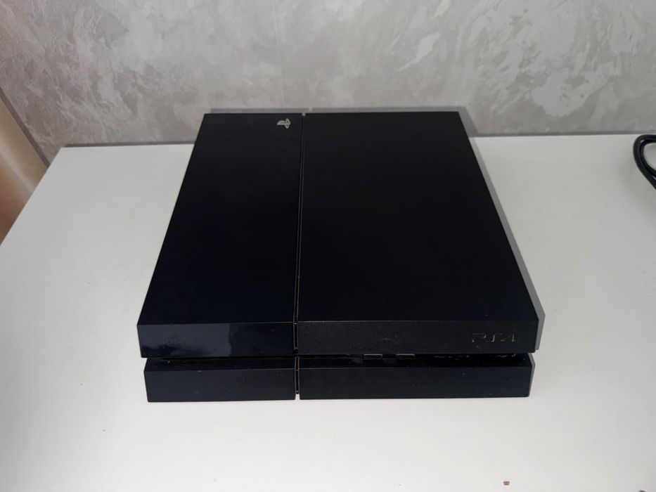 Продам плейстейшен 4 fat на 512 гб