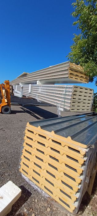 Depozit de panouri sandwich,accesorii si case pe structura metalica