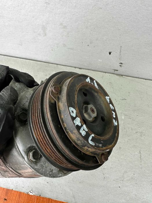 Compresor Clima Opel Vectra C 1.8 Benz cod 24411270 an2002-2008 Signum