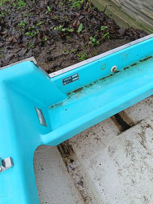 Vând barcă Vega tip trimaran