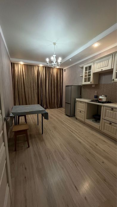 Сдам 2ком кв 87кв, 8 школа!