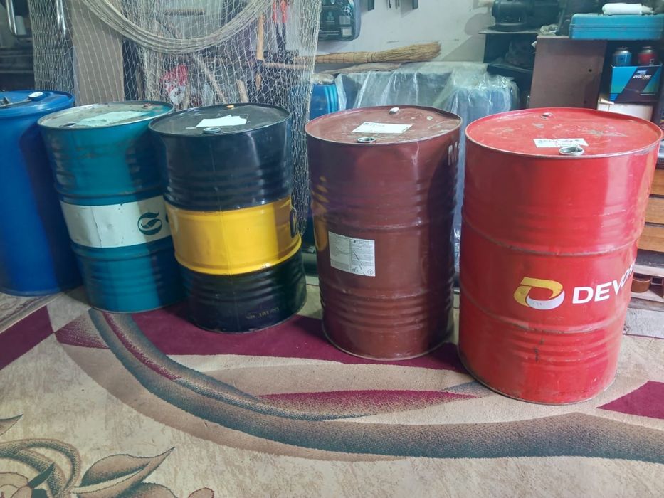 Продам 200 литровые бочки