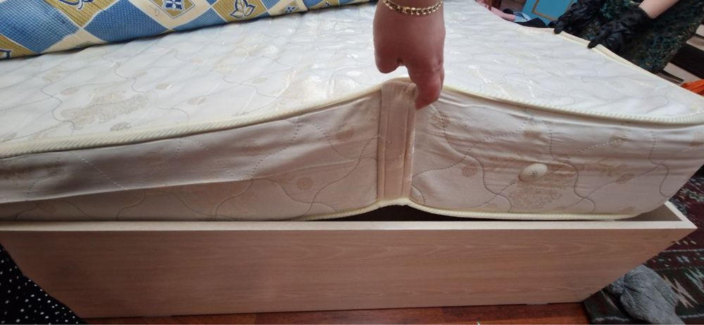 Мебель.Двухместная кровать