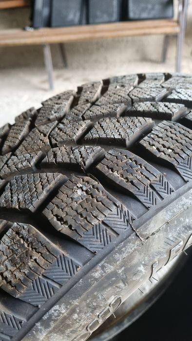 215/65/16 шина б/у