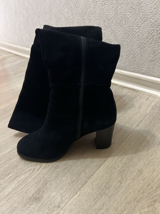 Продам замшевые сапожки