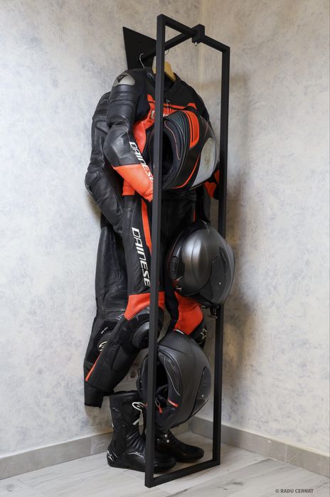 Cuier echipament moto Ducati Suzuki BMW Yamaha LTM Alpinestars Furygan