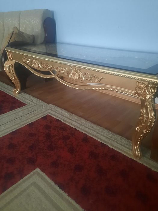 Мебельный стол сотилади