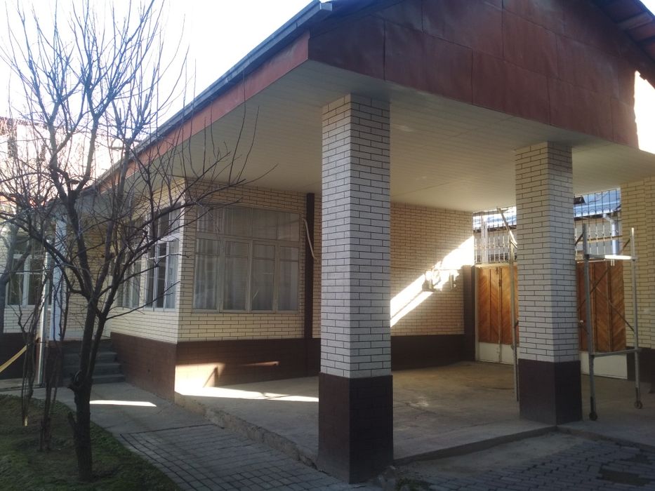 Продаётся дом рядом с речкой