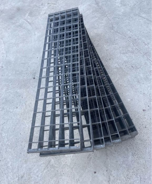 Trepte zincate galvanizate