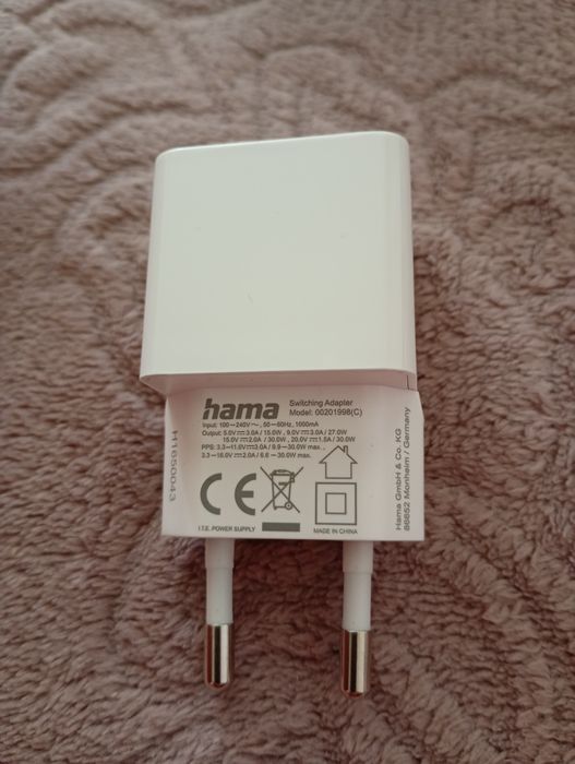 Mini încărcător Hama.