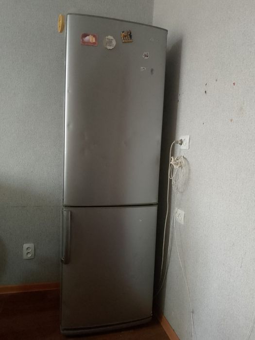 Продам холодильник