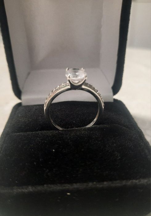 Inel argint cu piatra rotunda